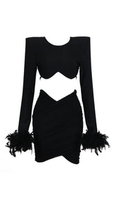 SHOULEDR PAD WAIST BARING FEATHER BLOUSE PLEATED DRESS IN BLACK